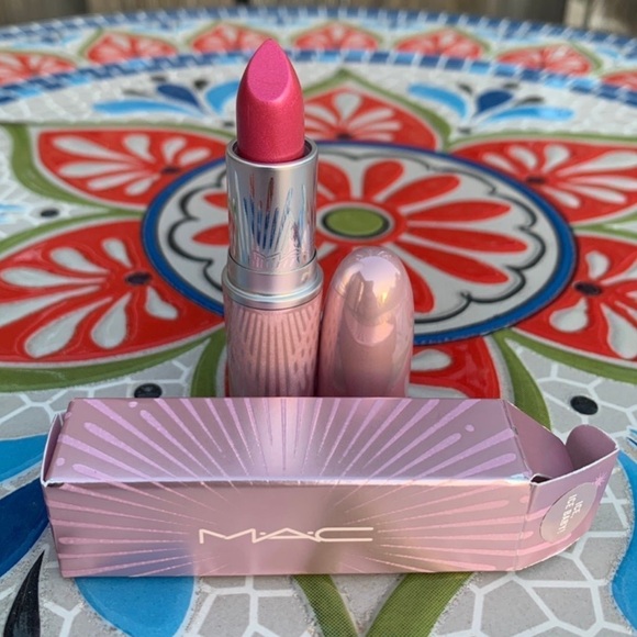 MAC Frosted Fireworks Lipstick *DISCONTINUED* Ice Ice Baby - Picture 2 of 2